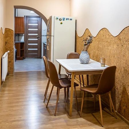 The Main Square! 2 Separated Bedrooms, Balcony Lviv Exterior foto