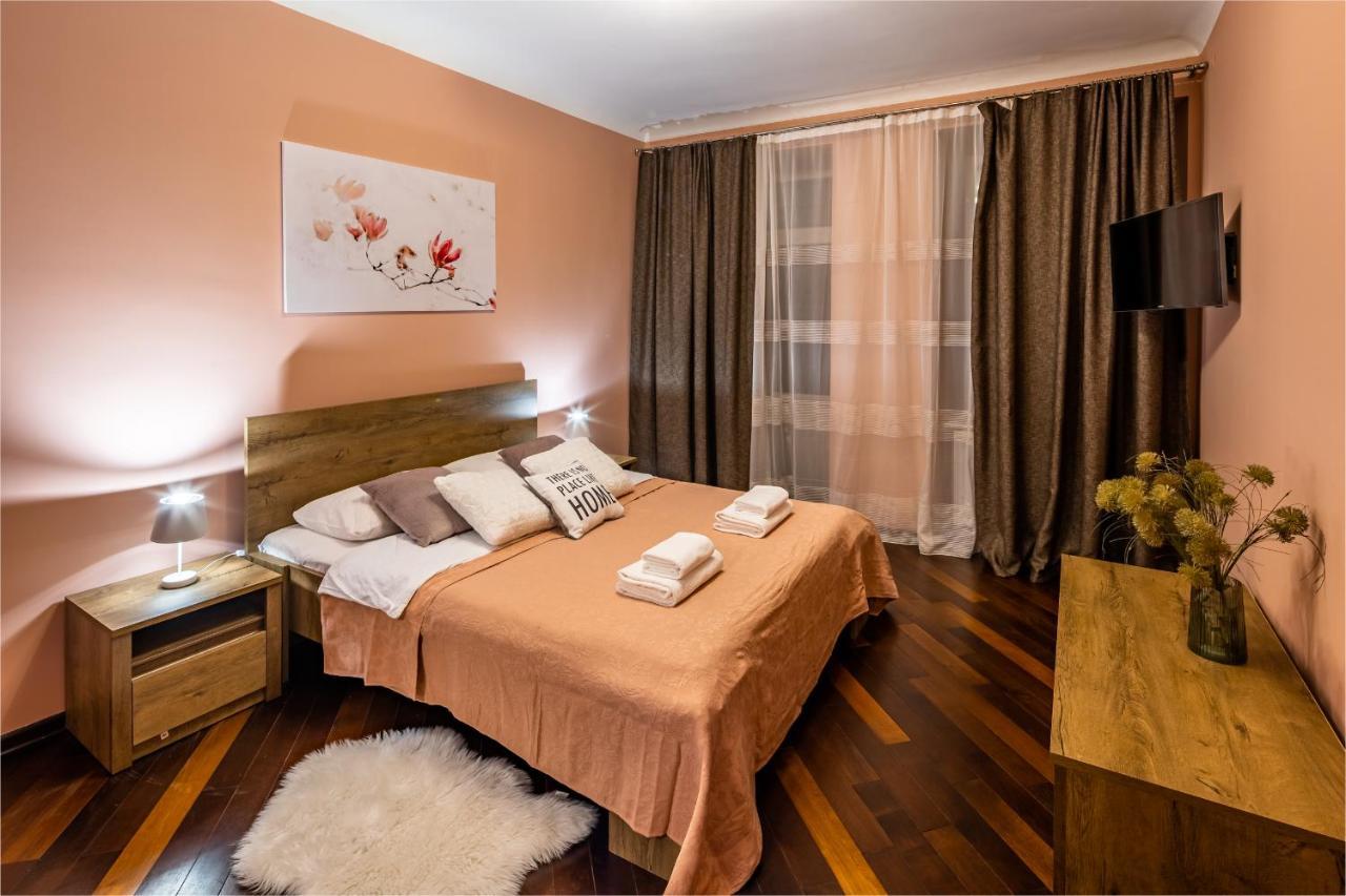 The Main Square! 2 Separated Bedrooms, Balcony Lviv Exterior foto