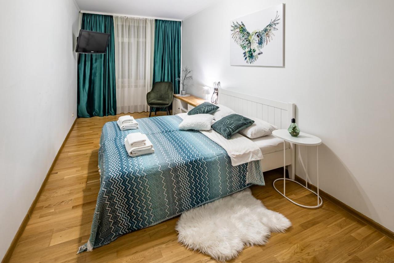 The Main Square! 2 Separated Bedrooms, Balcony Lviv Exterior foto