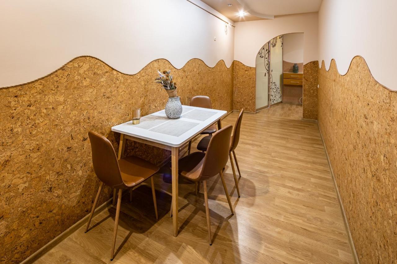The Main Square! 2 Separated Bedrooms, Balcony Lviv Exterior foto